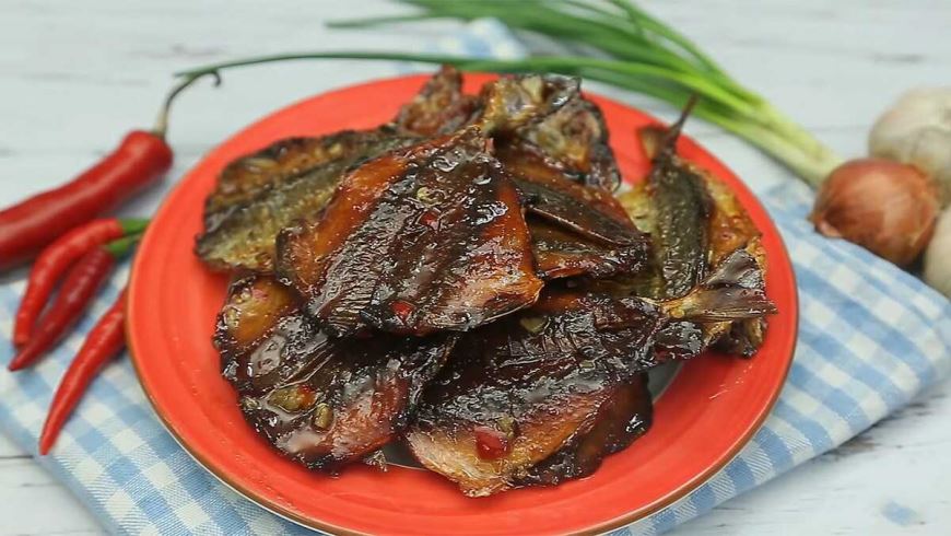 Cách Làm Cá Chỉ Vàng Rim Me Chua Ngọt Cực Bắt Cơm
