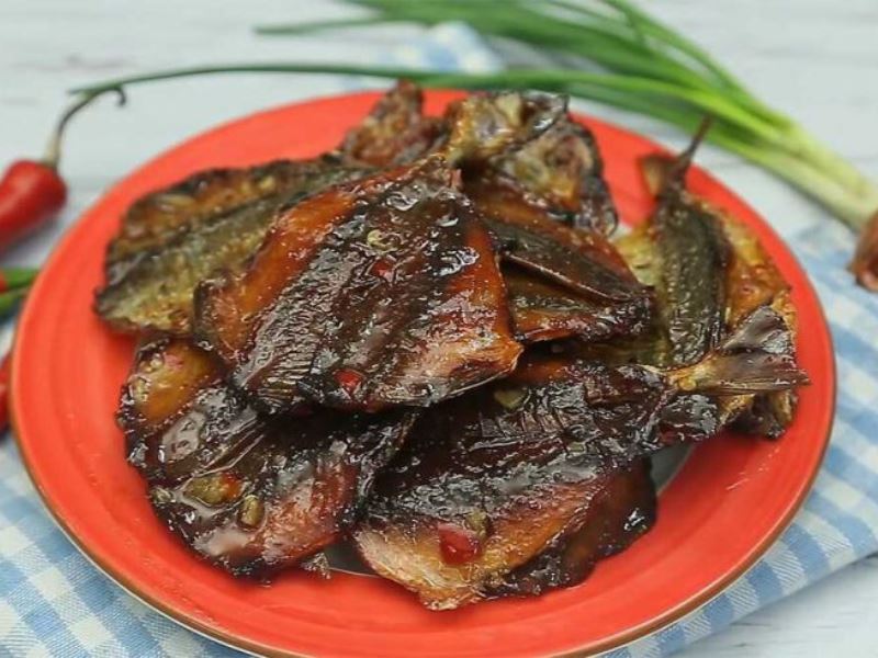 Cách Làm Cá Chỉ Vàng Rim Me Chua Ngọt Cực Bắt Cơm